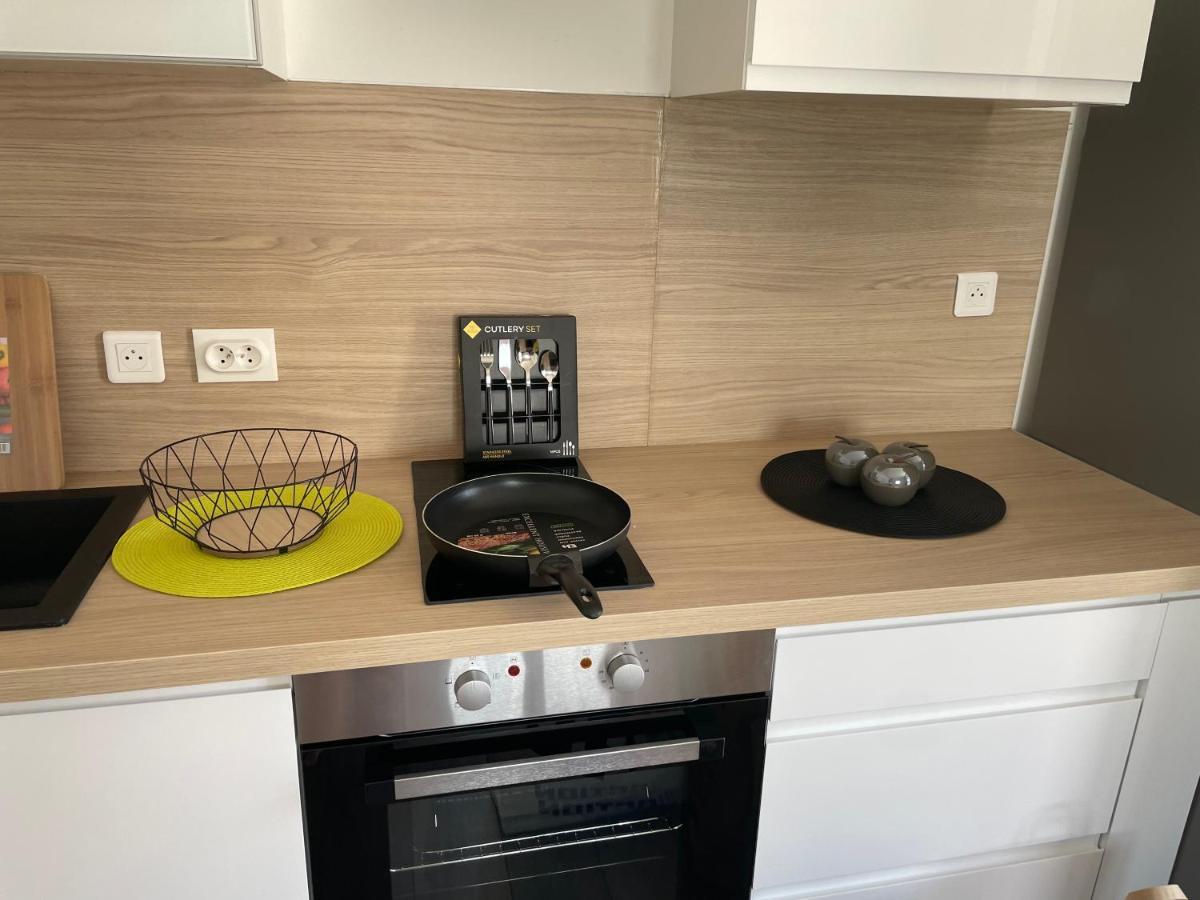 隆河省Studio 23 M2+Wifi +Parking Prive公寓式酒店 外观 照片
